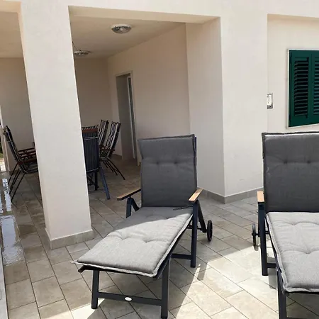 Apartman Silvia 1 Βίλα Povlja (Brac)