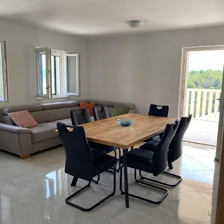 Apartman Silvia 1 *