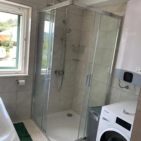 Apartman Silvia 1 Povlja (Brac)