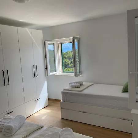 Apartman Silvia 1 *