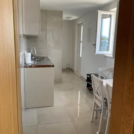 Apartman Silvia 1 * Povlja (Brac)