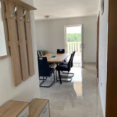 Apartman Silvia 1 *